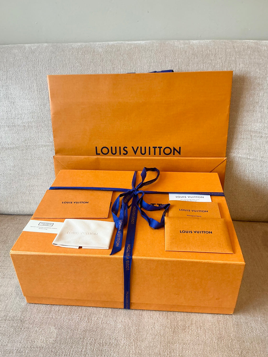 Louis Vuitton Alma BB in Marine (Navy blue)