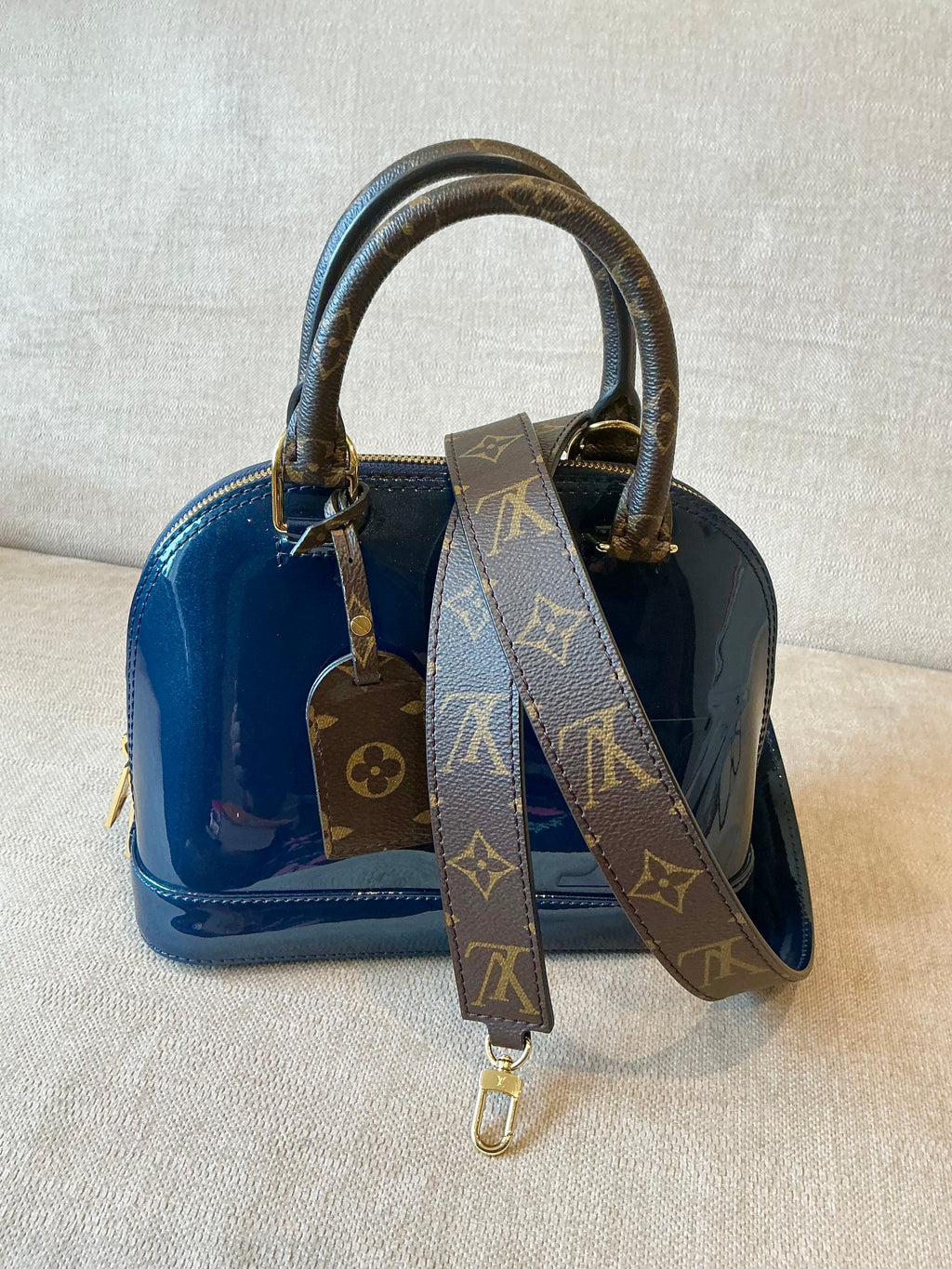 Louis Vuitton Alma BB in Marine (Navy blue)